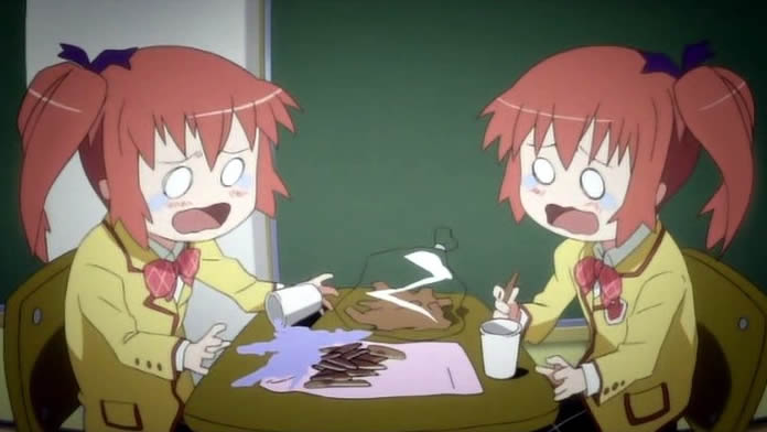 anime Kanokon 03 аниме Канокон - две близняшки обедая разлили стакан, в шоке