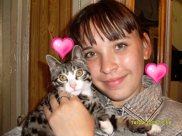hearts, girl and cat - mail.ru (mac address A09402DC78) девушка с котёнком и сердечками, фото с майл.ру